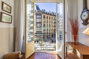 Foto 10 de Magnífica propiedad en venta ubicada en un edificio señorial, situada en una de las zonas más elegantes del céntrico barrio de Gros. San Sebastián.