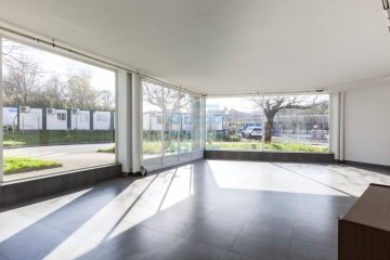 Foto 8 de Venta de Nave Industrial en Usurbil: Oportunidad Única