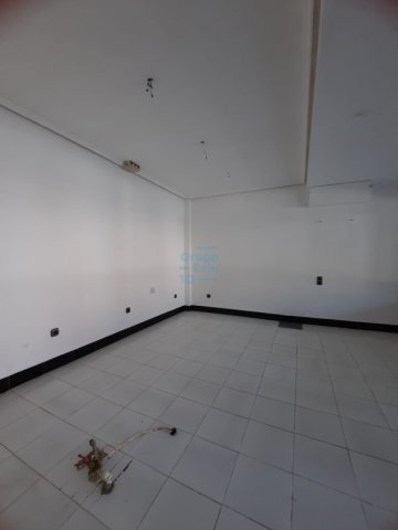 Foto 12 de Oportunidad única en Intxaurrondo! Local a la venta por solo 48.000 €
