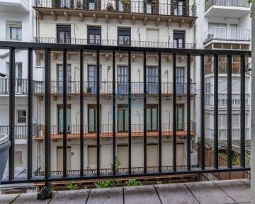 Foto 27 de Vivienda en venta situada en pleno centro de Donostia-San Sebastián. Recientemente reformada. Foto 27 de Vivienda en venta situada en pleno centro de Donostia-San Sebastián. Recientemente reformada.