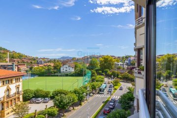 Foto 16 de Amplio piso en venta en el barrio de Gros, junto al colegio Jesuitas Foto 16 de Amplio piso en venta en el barrio de Gros, junto al colegio Jesuitas