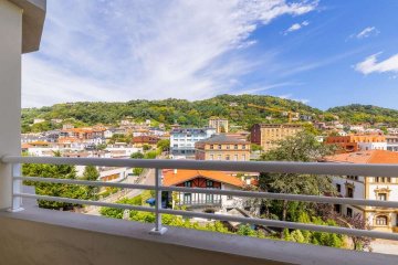 Foto 17 de Amplio piso en venta en el barrio de Gros, junto al colegio Jesuitas Foto 17 de Amplio piso en venta en el barrio de Gros, junto al colegio Jesuitas