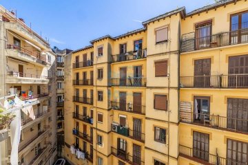 Foto 21 de Amplio piso en venta en el barrio de Gros, junto al colegio Jesuitas Foto 21 de Amplio piso en venta en el barrio de Gros, junto al colegio Jesuitas