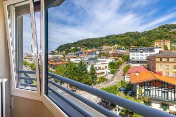 Foto 24 de Amplio piso en venta en el barrio de Gros, junto al colegio Jesuitas Foto 24 de Amplio piso en venta en el barrio de Gros, junto al colegio Jesuitas