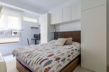 Foto 16 de Vivir cerca de la playa de la Zurriola, en en un piso totalmente reformado y disponibilidad de garaje