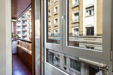 Foto 18 de Vivir cerca de la playa de la Zurriola, en en un piso totalmente reformado y disponibilidad de garaje