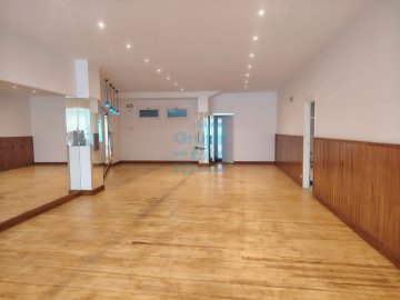 Foto 4 de Local en venta o alquiler, ideal para actividades comerciales o semi comerciales. en el Barrio del Antiguo en Donostia-San Sebastián