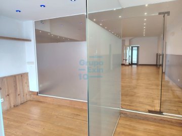 Foto 9 de Local en venta o alquiler, ideal para actividades comerciales o semi comerciales. en el Barrio del Antiguo en Donostia-San Sebastián