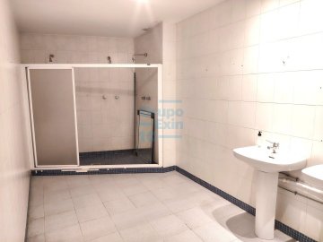 Foto 10 de Local en venta o alquiler, ideal para actividades comerciales o semi comerciales. en el Barrio del Antiguo en Donostia-San Sebastián