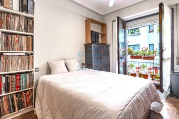 Foto 10 de Vivienda situada en pleno corazón del Barrio del Antiguo de Donostia-San Sebastián con amplias posibilidades de reforma y nueva distribución. Foto 10 de Vivienda situada en pleno corazón del Barrio del Antiguo de Donostia-San Sebastián con amplias posibilidades de reforma y nueva distribución.
