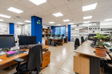 Foto 5 de En venta, oficina en rentabilidad, luminosa y perfectamente ubicada oficina en Polígono Industrial Igara, San Sebastián Foto 5 de En venta, oficina en rentabilidad, luminosa y perfectamente ubicada oficina en Polígono Industrial Igara, San Sebastián