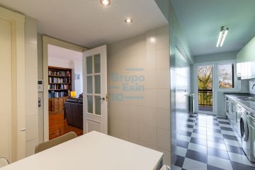 Foto 13 de Magnífica y luminosa vivienda con terraza a la venta, en San Sebastián