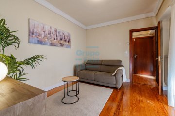 Foto 8 de Interesante piso en venta, totalmente exterior, ubicado en San Sebastián Foto 8 de Interesante piso en venta, totalmente exterior, ubicado en San Sebastián