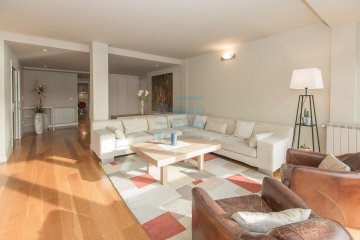 Foto 5 de Excepcional piso dúplex con vistas panorámicas a la Bahía de la Concha en Donostia-San Sebastián Foto 5 de Excepcional piso dúplex con vistas panorámicas a la Bahía de la Concha en Donostia-San Sebastián