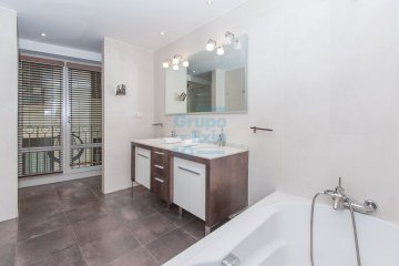 Foto 24 de Excepcional piso dúplex con vistas panorámicas a la Bahía de la Concha en Donostia-San Sebastián Foto 24 de Excepcional piso dúplex con vistas panorámicas a la Bahía de la Concha en Donostia-San Sebastián