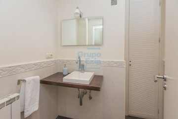 Foto 27 de Excepcional piso dúplex con vistas panorámicas a la Bahía de la Concha en Donostia-San Sebastián Foto 27 de Excepcional piso dúplex con vistas panorámicas a la Bahía de la Concha en Donostia-San Sebastián