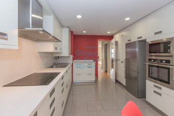 Foto 29 de Excepcional piso dúplex con vistas panorámicas a la Bahía de la Concha en Donostia-San Sebastián Foto 29 de Excepcional piso dúplex con vistas panorámicas a la Bahía de la Concha en Donostia-San Sebastián