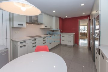 Foto 30 de Excepcional piso dúplex con vistas panorámicas a la Bahía de la Concha en Donostia-San Sebastián Foto 30 de Excepcional piso dúplex con vistas panorámicas a la Bahía de la Concha en Donostia-San Sebastián