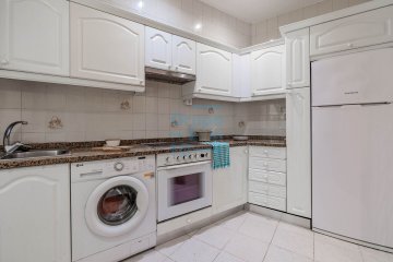 Foto 10 de Interesante, versátil y luminosa vivienda en venta, situada en el barrio del Antiguo. San Sebastián.