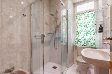 Foto 15 de Interesante, versátil y luminosa vivienda en venta, situada en el barrio del Antiguo. San Sebastián.