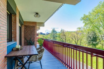 Foto 4 de Luminosa vivienda de diseño, con terraza y vistas despejadas a la venta, en San Sebastián