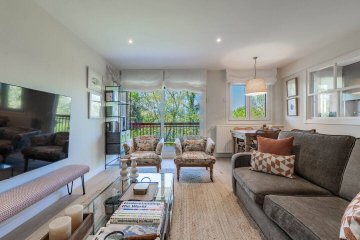 Foto 8 de Luminosa vivienda de diseño, con terraza y vistas despejadas a la venta, en San Sebastián