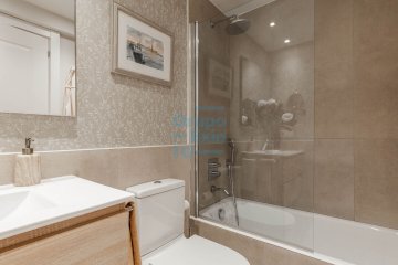 Foto 26 de Luminosa vivienda de diseño, con terraza y vistas despejadas a la venta, en San Sebastián