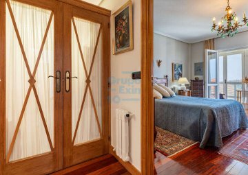 Foto 9 de Magnífico dúplex con vistas a La Concha y terraza exclusiva a la venta