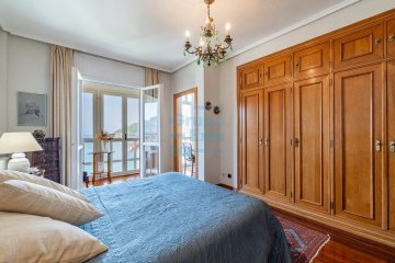 Foto 10 de Magnífico dúplex con vistas a La Concha y terraza exclusiva a la venta