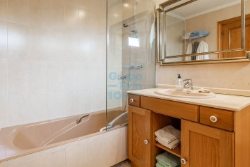 Foto 12 de Magnífico dúplex con vistas a La Concha y terraza exclusiva a la venta