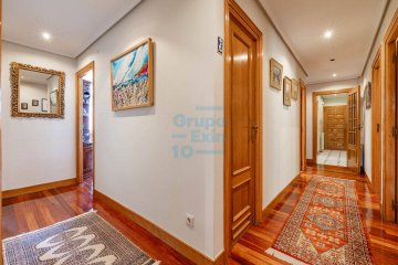 Foto 13 de Magnífico dúplex con vistas a La Concha y terraza exclusiva a la venta