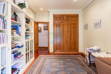 Foto 20 de Magnífico dúplex con vistas a La Concha y terraza exclusiva a la venta