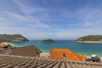Foto 33 de Magnífico dúplex con vistas a La Concha y terraza exclusiva a la venta