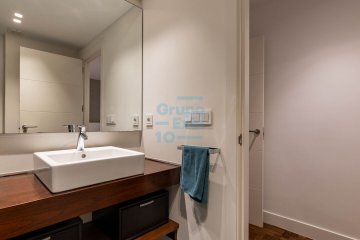 Foto 14 de Interesante y amplia vivienda en venta en una de las mejores zonas de Amara, en San Sebastián.