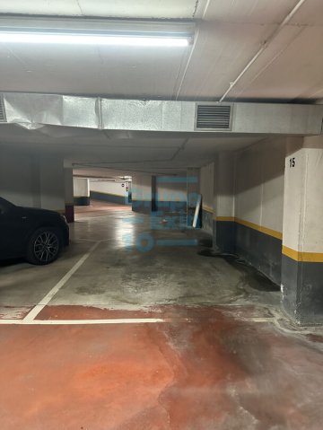 Foto 4 de Raya de garaje amplia, en el barrio de Ondarreta, muy próximo al Hotel San Sebastián.