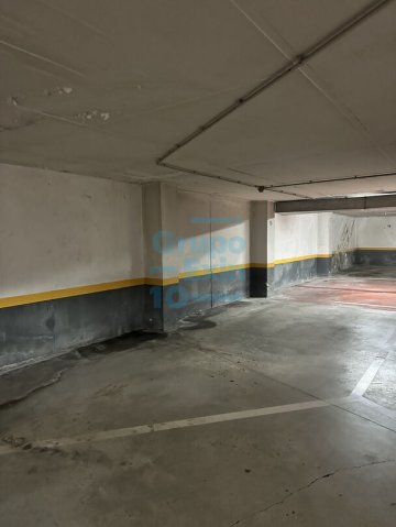 Foto 5 de Raya de garaje amplia, en el barrio de Ondarreta, muy próximo al Hotel San Sebastián.