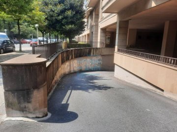 Foto 11 de Raya de garaje amplia, en el barrio de Ondarreta, muy próximo al Hotel San Sebastián.
