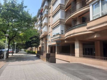 Foto 12 de Raya de garaje amplia, en el barrio de Ondarreta, muy próximo al Hotel San Sebastián.