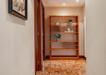 Foto 6 de Amplia vivienda familiar en venta en Mons Barrio de Intxaurrondo de San Sebastián bien comunicado con el centro de la ciudad.