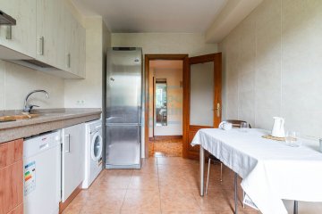 Foto 8 de Amplia vivienda familiar en venta en Mons Barrio de Intxaurrondo de San Sebastián bien comunicado con el centro de la ciudad.