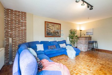 Foto 11 de Amplia vivienda familiar en venta en Mons Barrio de Intxaurrondo de San Sebastián bien comunicado con el centro de la ciudad.