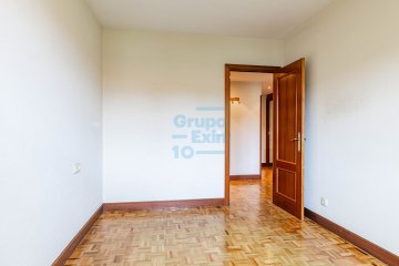 Foto 20 de Amplia vivienda familiar en venta en Mons Barrio de Intxaurrondo de San Sebastián bien comunicado con el centro de la ciudad.