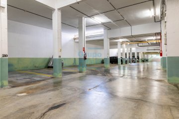 Foto 25 de Amplia vivienda familiar en venta en Mons Barrio de Intxaurrondo de San Sebastián bien comunicado con el centro de la ciudad.