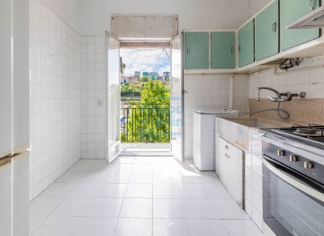 Foto 7 de Piso con mucho potencial para reformar, con balcón y Orientación Sur, a la venta en Pasajes