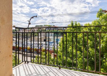 Foto 8 de Piso con mucho potencial para reformar, con balcón y Orientación Sur, a la venta en Pasajes