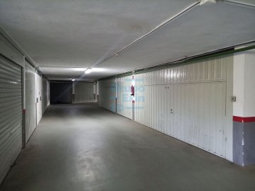 Foto 3 de Amplio garaje cerrado en venta con dos plazas independientes y espacio adicional libre.Ubicado en zona de Paseo de Miraconcha, San Sebastián.