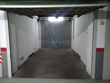 Foto 6 de Amplio garaje cerrado en venta con dos plazas independientes y espacio adicional libre.Ubicado en zona de Paseo de Miraconcha, San Sebastián.