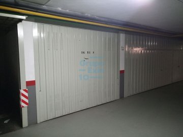 Foto 9 de Amplio garaje cerrado en venta con dos plazas independientes y espacio adicional libre.Ubicado en zona de Paseo de Miraconcha, San Sebastián.