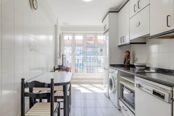 Foto 4 de Aukera paregabeko etxebizitza Altzan salgai / Estupenda oportunidad de piso a la venta en Alza.