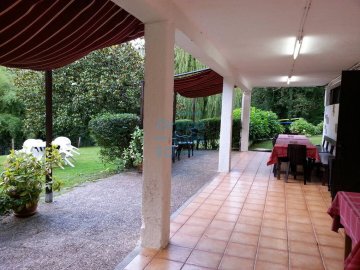 Foto 7 de Espectacular complejo rural, con casa, cabaña, piscina y terreno, a la venta en Hernani.